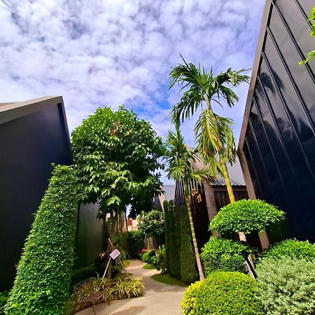 Sawasdee​ Buriram​ Resort Buitenkant foto