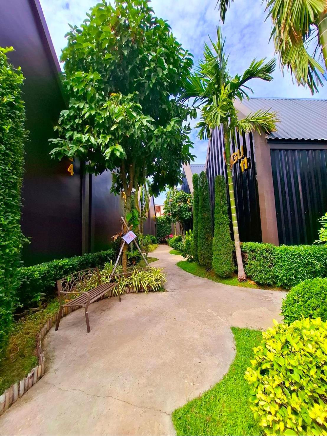 Sawasdee​ Buriram​ Resort Buitenkant foto