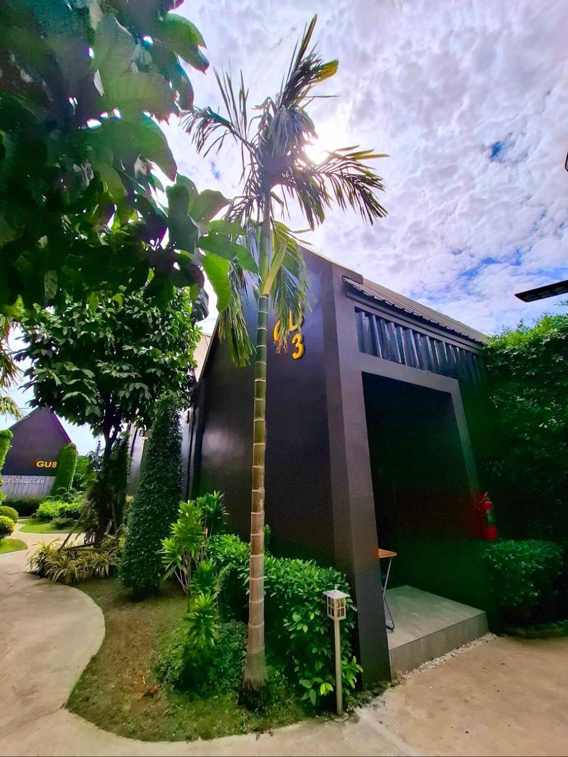 Sawasdee​ Buriram​ Resort Buitenkant foto