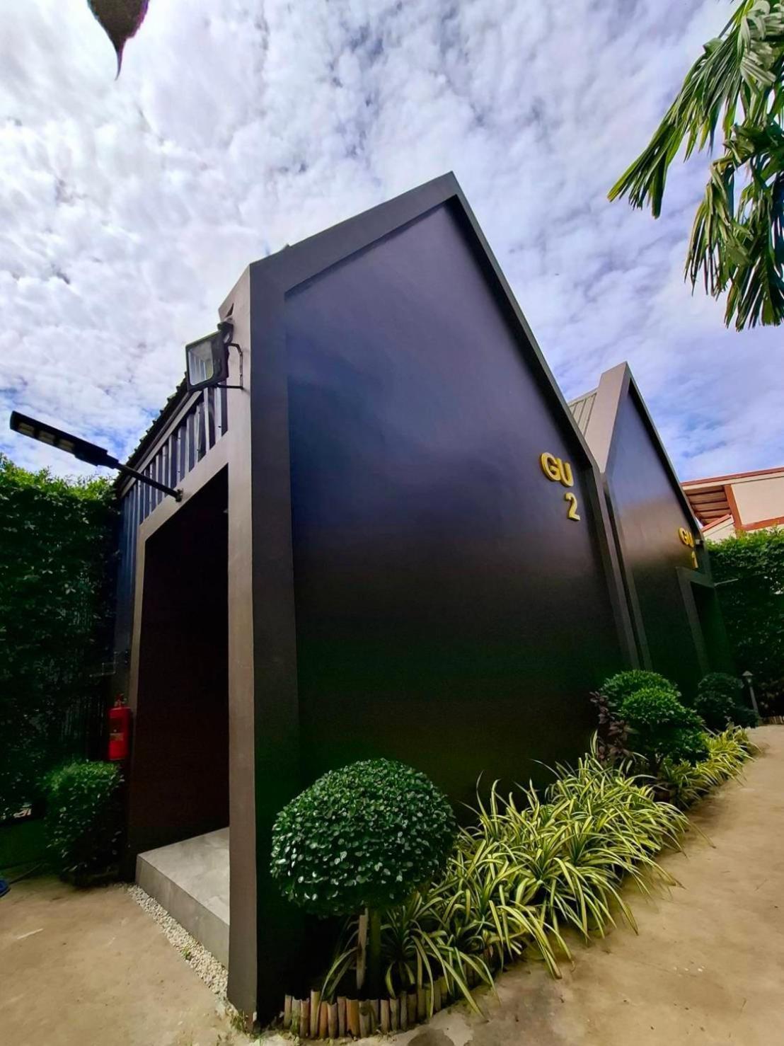 Sawasdee​ Buriram​ Resort Buitenkant foto
