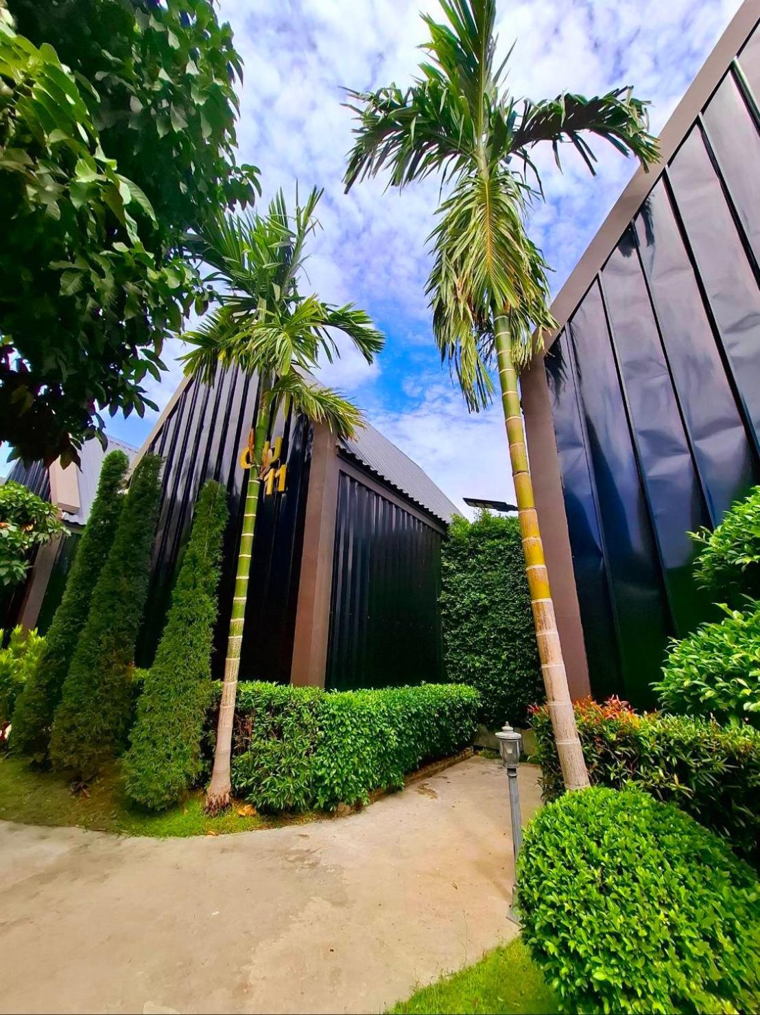 Sawasdee​ Buriram​ Resort Buitenkant foto