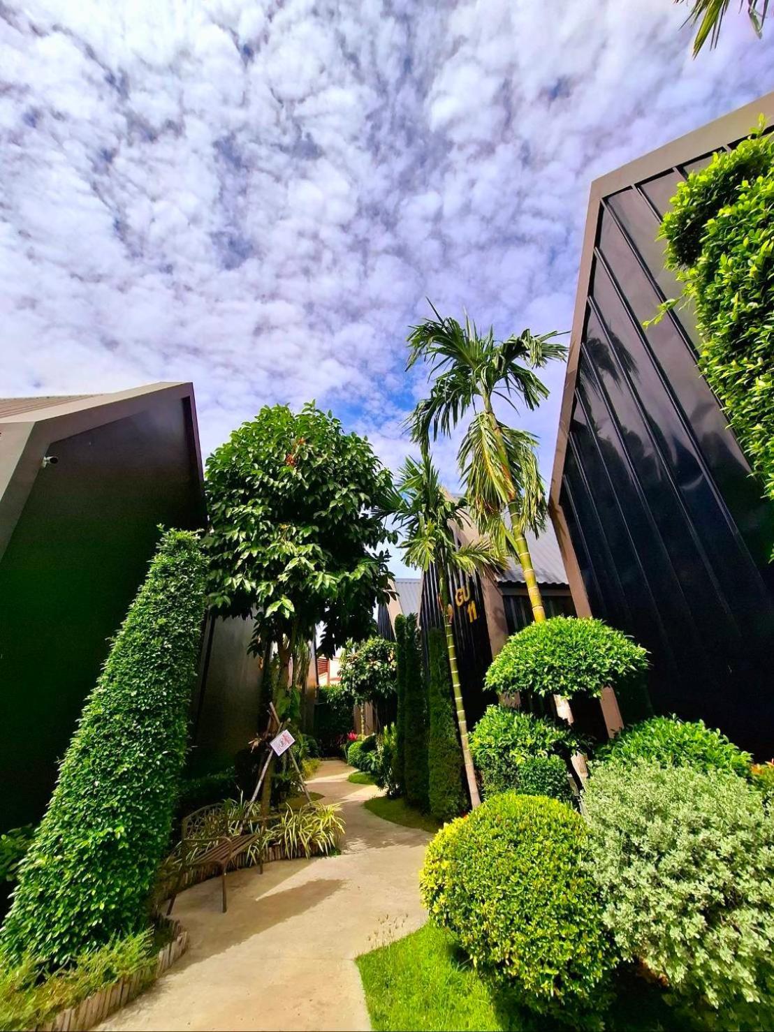 Sawasdee​ Buriram​ Resort Buitenkant foto