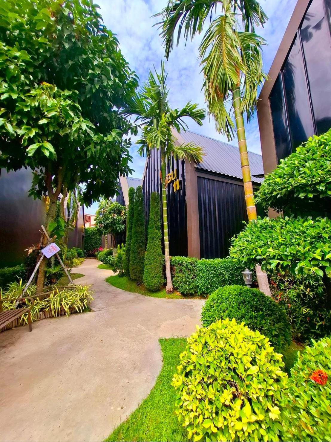 Sawasdee​ Buriram​ Resort Buitenkant foto