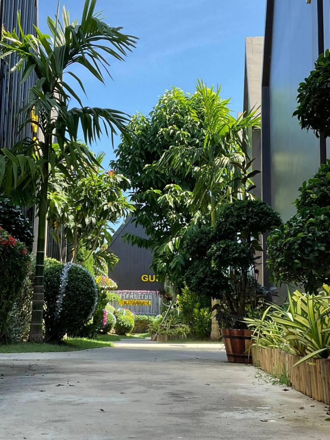 Sawasdee​ Buriram​ Resort Buitenkant foto