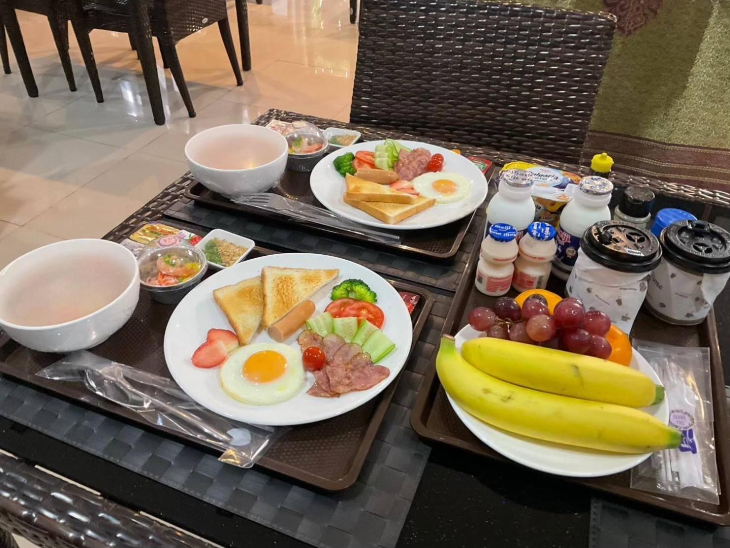 Sawasdee​ Buriram​ Resort Buitenkant foto