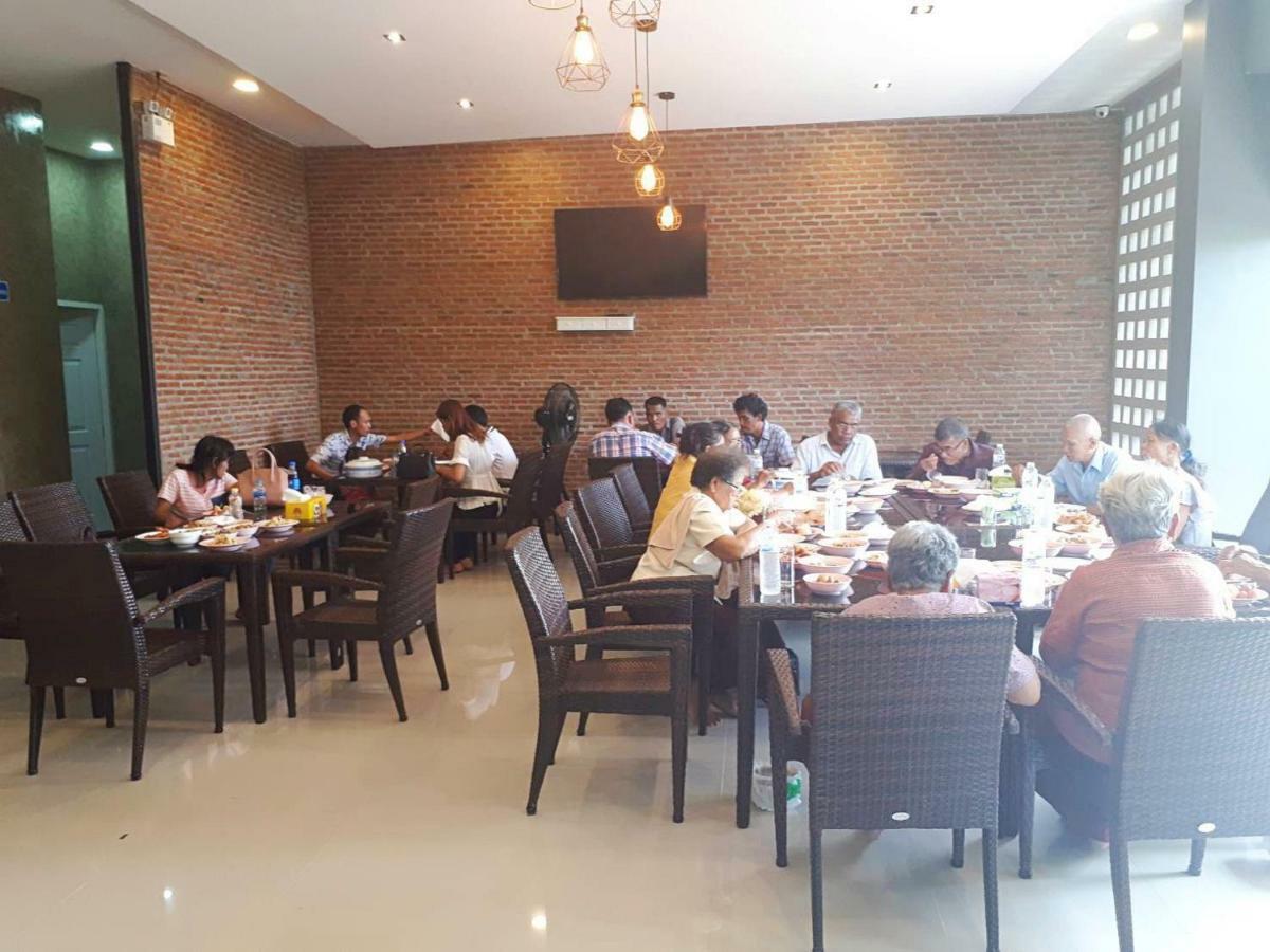 Sawasdee​ Buriram​ Resort Buitenkant foto